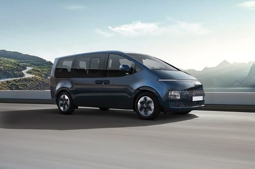 ستاريا Rear Medium Side View