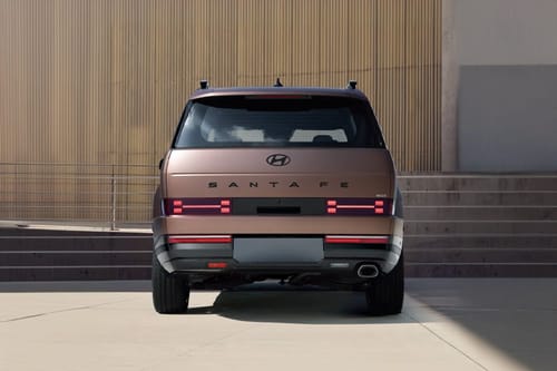 Full Rear View of هيونداي سانتا في