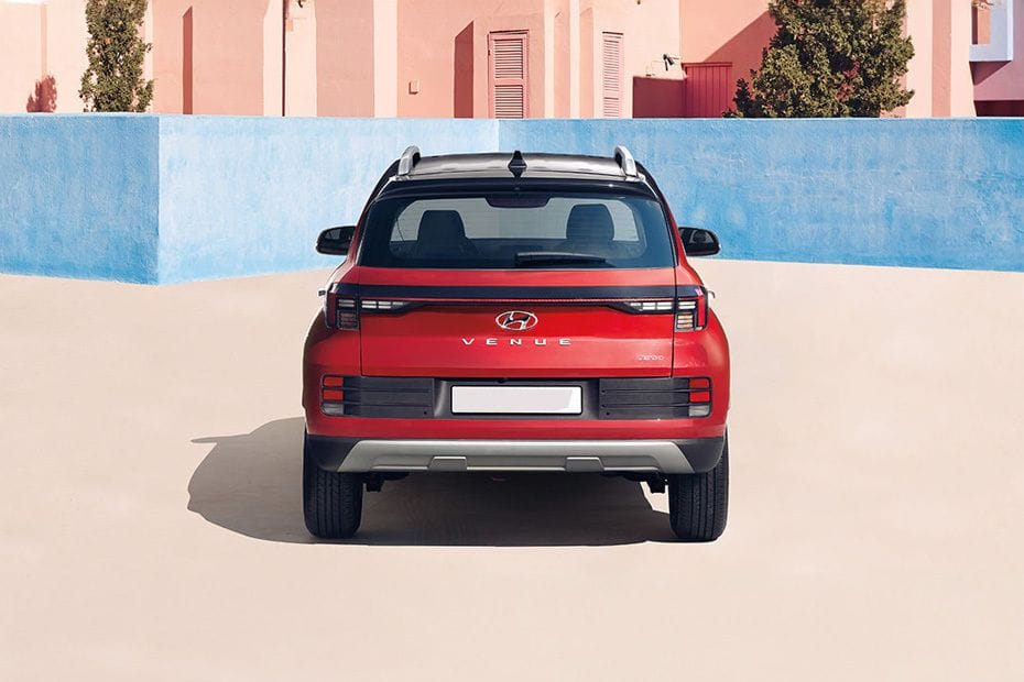 Full Rear View of هيونداي فينيو