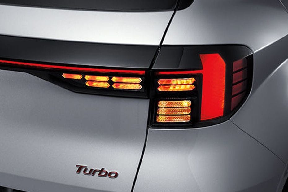 فينيو Tail light