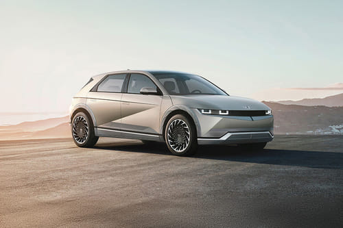 هيونداي أيونيك 5 Front Medium View