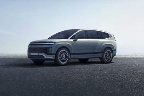 هيونداي  أيونيك 9 Front angle low view