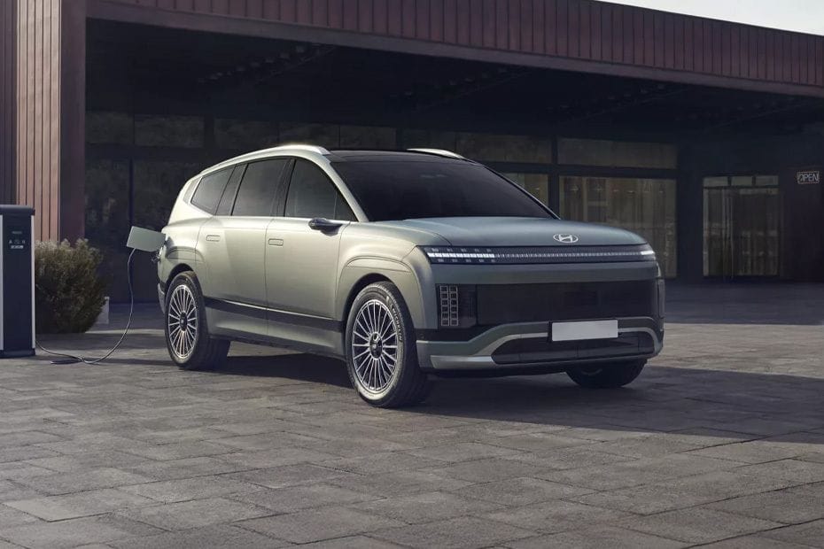 Hyundai Ioniq 9 Front Medium View