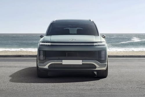 Full Front View of أيونيك 9