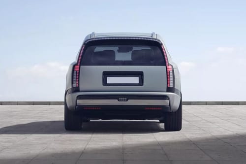 Full Rear View of هيونداي أيونيك 9