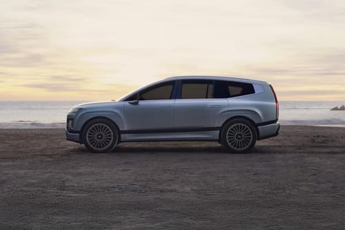 أيونيك 9 Side view