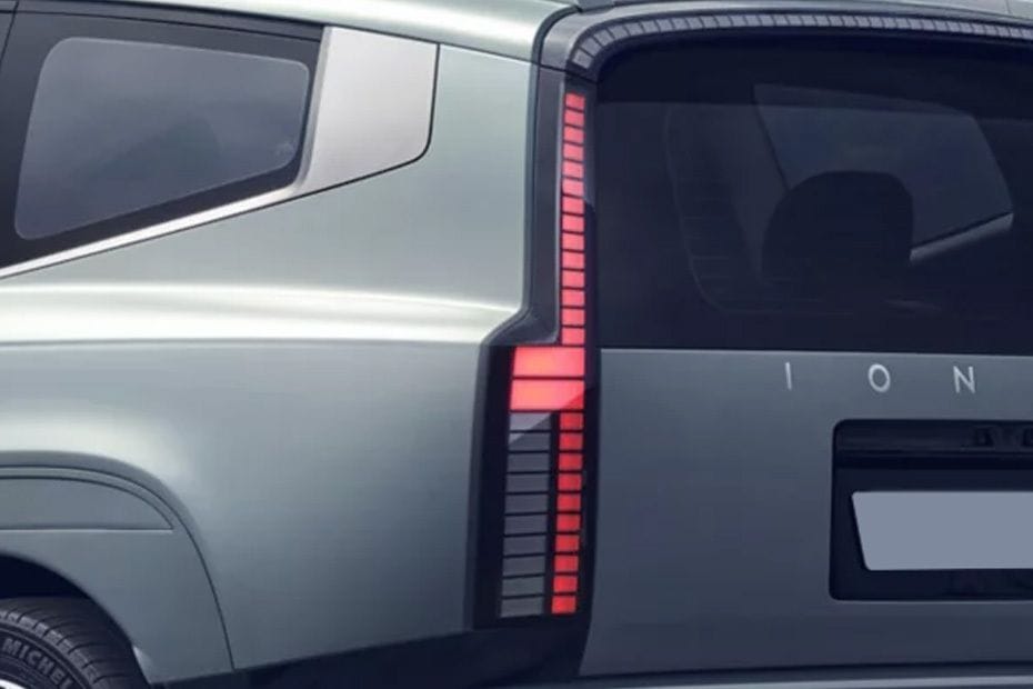 أيونيك 9 Tail light