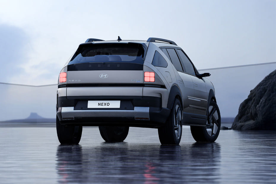 نيكسو Rear angle view