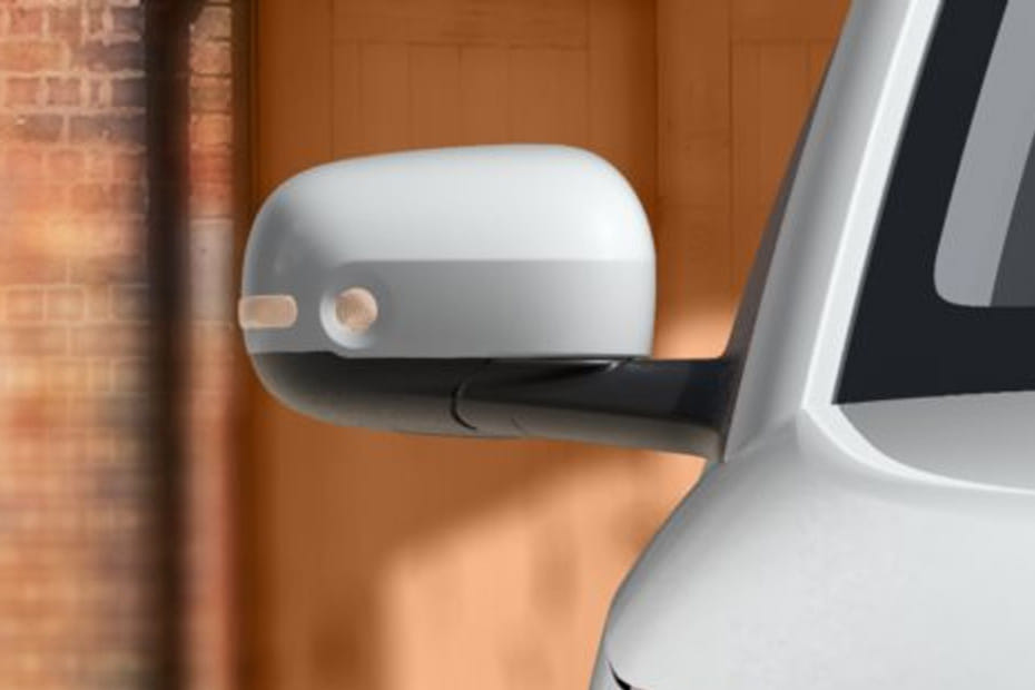 هيونداي إنستر Drivers Side Mirror Front Angle