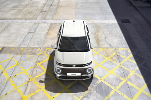 Full Front View of إنستر