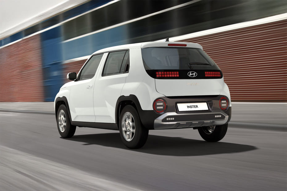 Rear Medium View of هيونداي إنستر