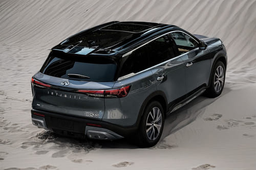 كيو إكس 60 (2024–2025) Rear angle view