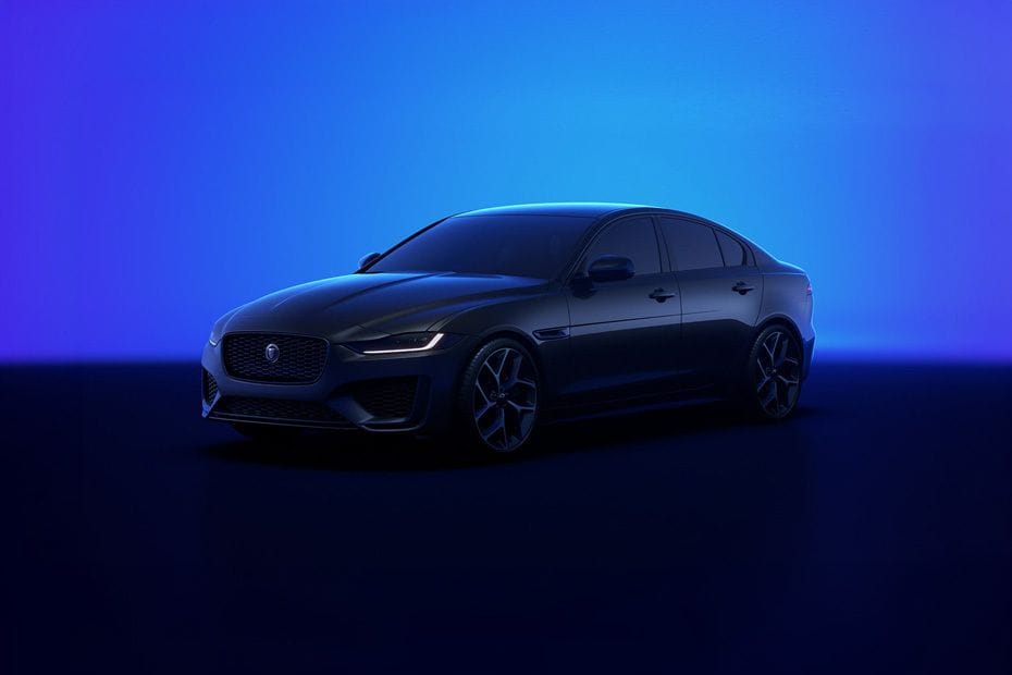 جاكوار XE Front Side View