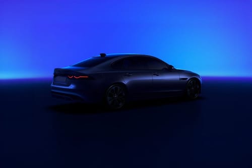 Rear Medium View of جاكوار XF