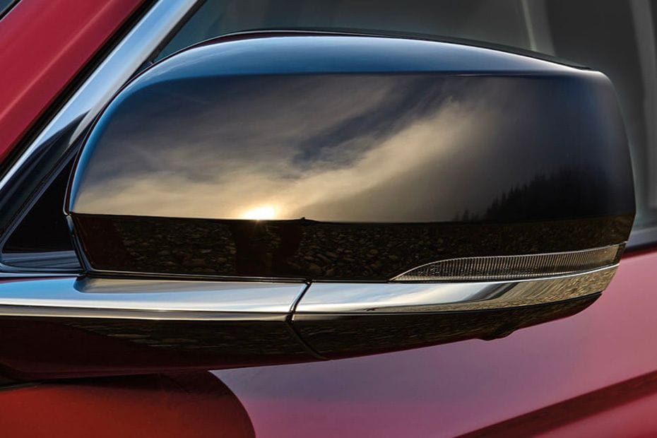 جيب جراند شيروكي Drivers Side Mirror Front Angle