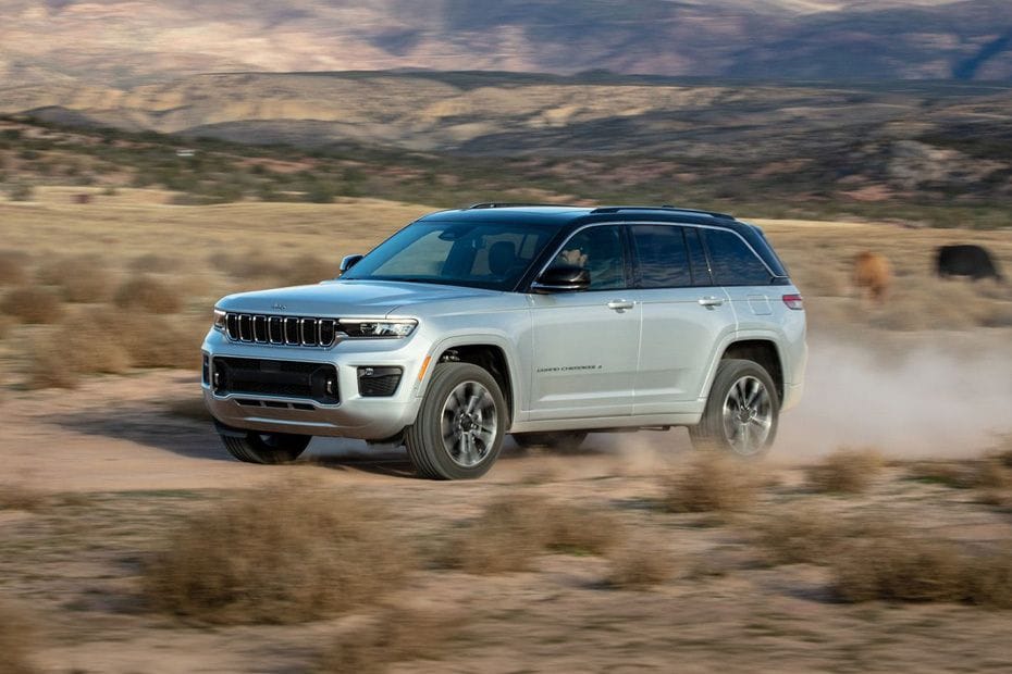 Rear Cross View of Jeep Grand Cherokee