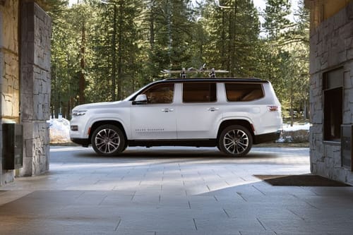 جراند واجونير Side view