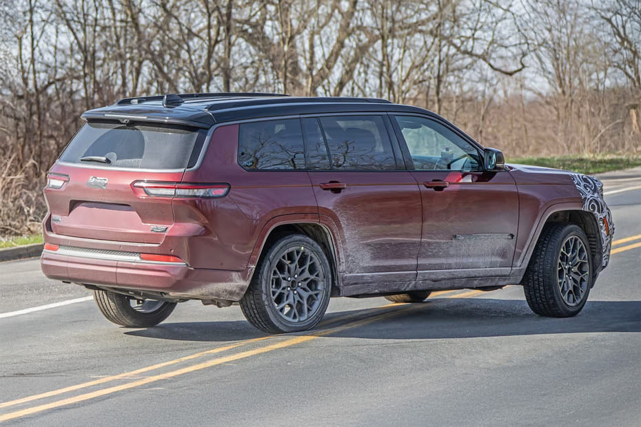 Grand Cherokee 2026 Rear Medium Side View