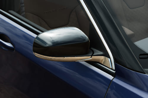 جيب كوماندَر Drivers Side Mirror Front Angle