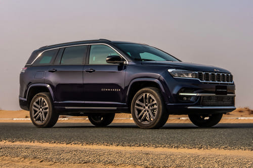 جيب كوماندَر Front Cross Side View