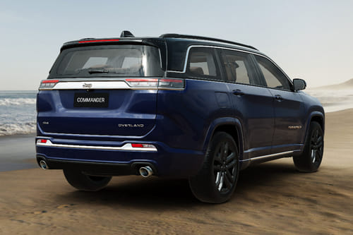 كوماندَر Rear angle view