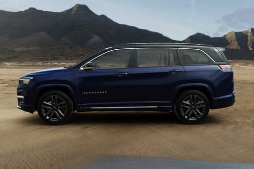 كوماندَر Side view