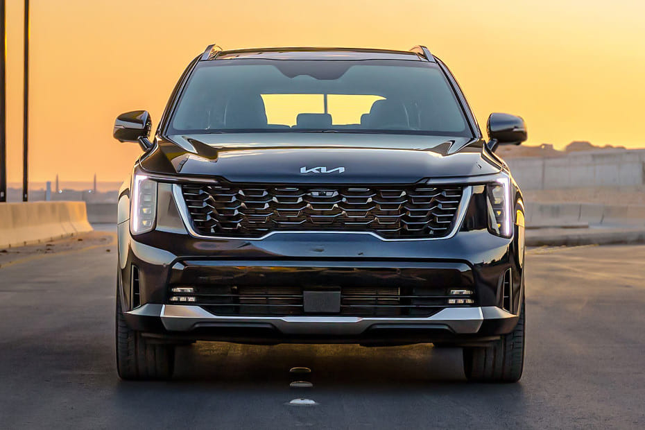 Full Front View of سورينتو