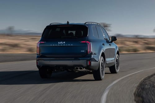 Rear Cross Side View of كيا تيلورايد