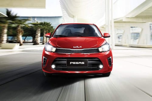 Full Front View of بيجاس