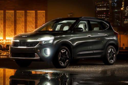 KIA  Seltos Front angle low view