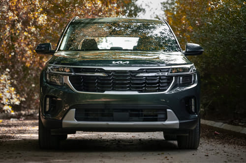 Full Front View of Seltos