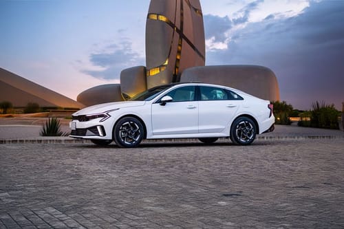 كيا K5 Full Side View