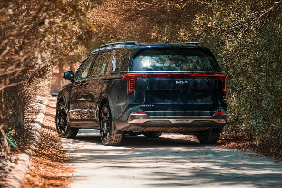 Rear Medium View of KIA Carnival