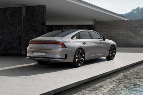 كيه 8  Rear angle view