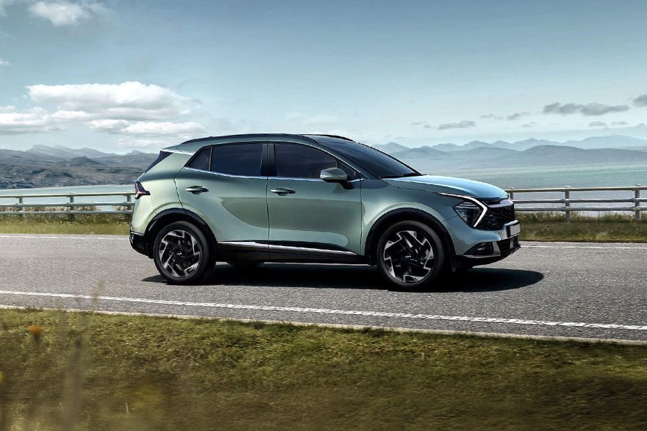 KIA Sportage Side Medium View