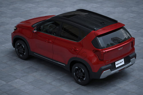 Rear Cross Side View of KIA Sonet