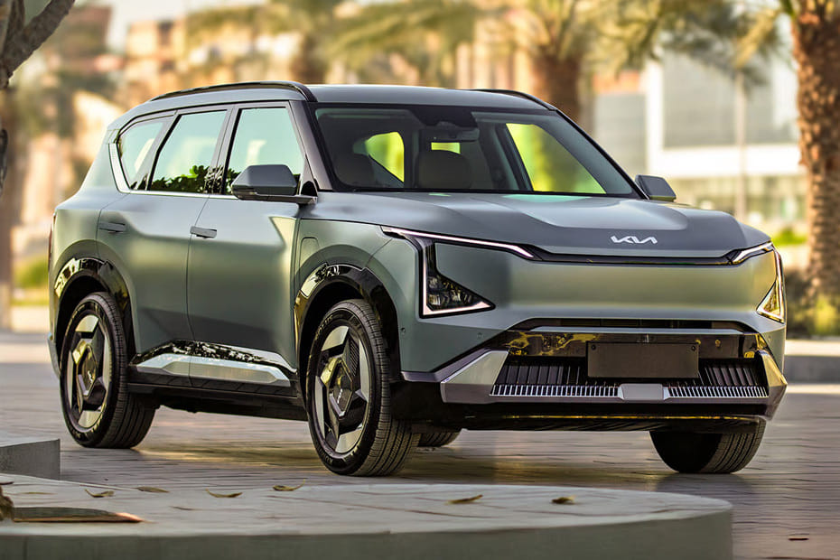 كيا EV5 Front Medium View