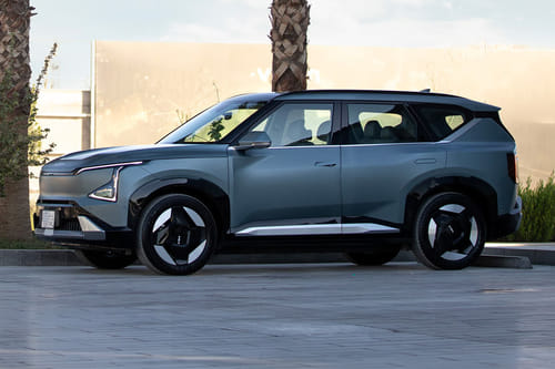 كيا EV5 Front Side View