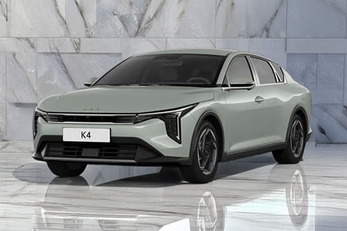 كيا K4 Front Side View