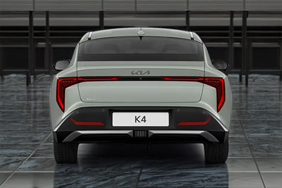 Full Rear View of كيا K4