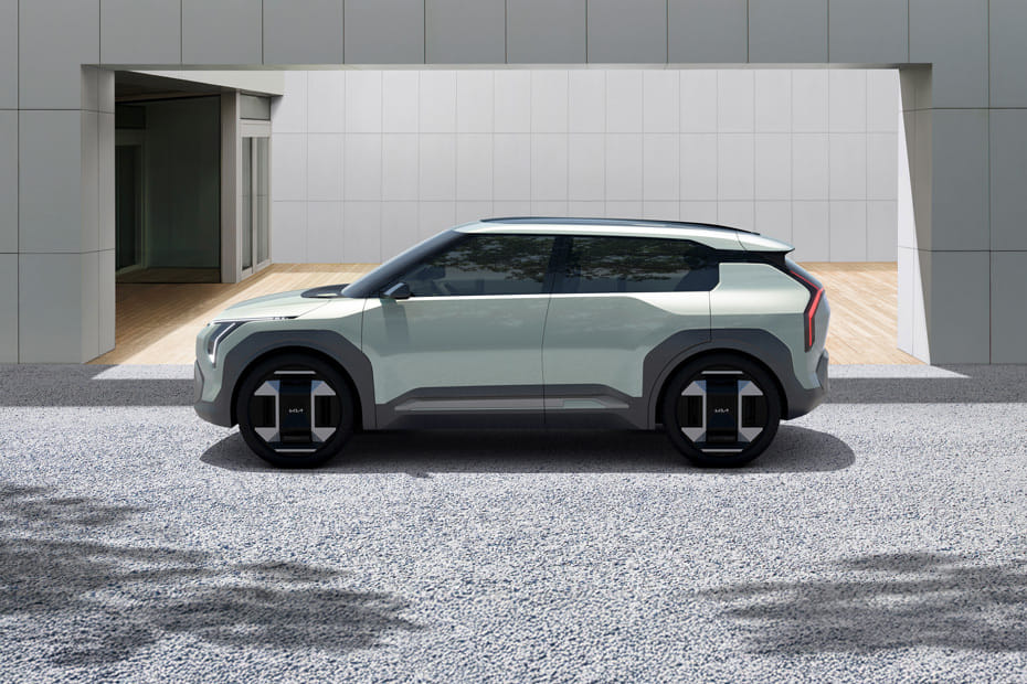 إي في 3 Side view