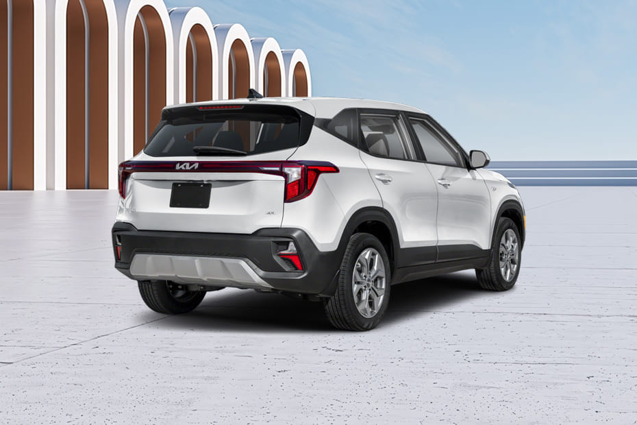 سيلتوس 2026 Rear angle view