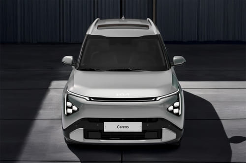 Full Front View of كارينز