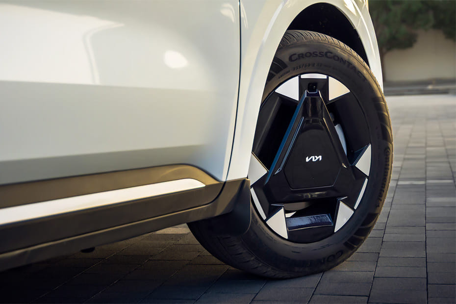 Carnival Hybrid Wheel