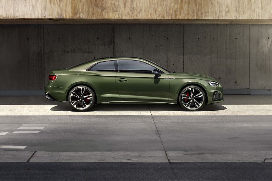 أودي A5 كوبيه Full Side View
