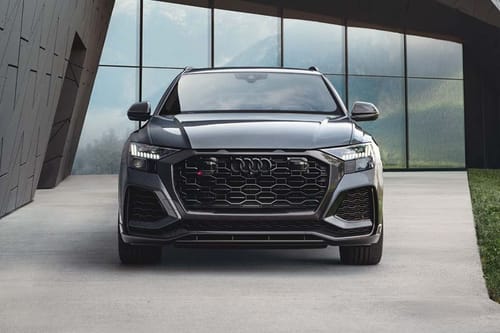 Full Front View of RS Q8