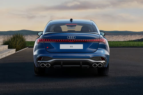 Full Rear View of أودي S5