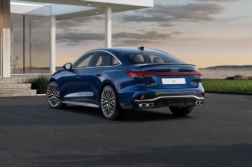 Rear Cross Side View of أودي S5