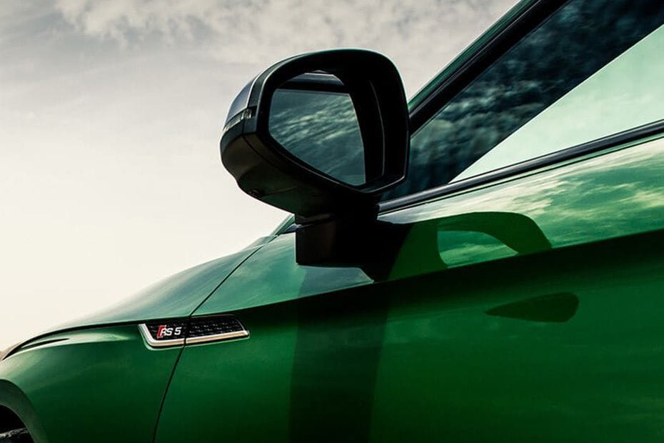 أودي آر إس 5 كوبيه Drivers Side Mirror Rear Angle