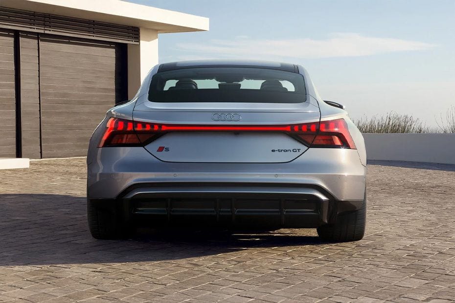 Full Rear View of أودي إي-ترون جي تي